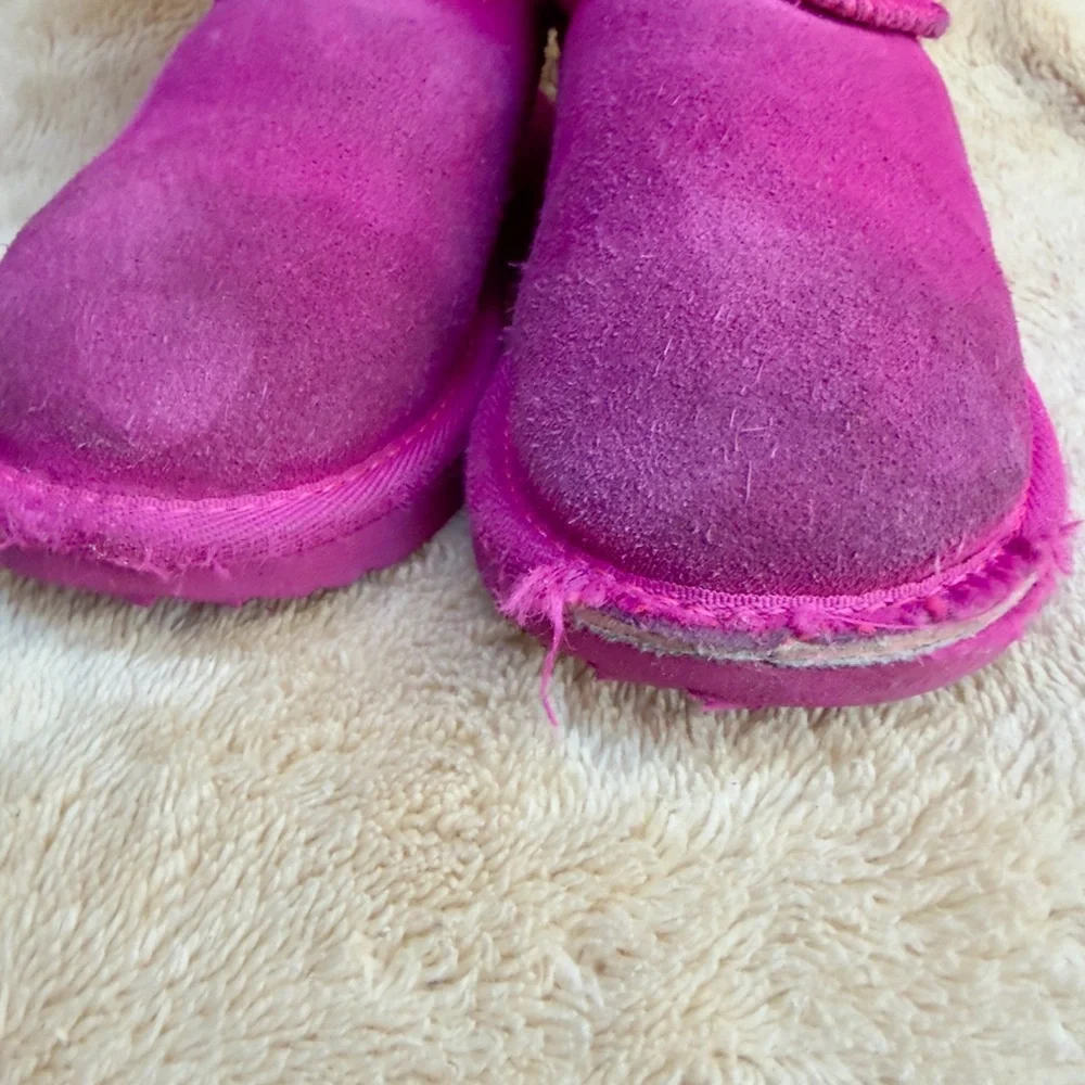 UGG BAILEY $160 Toddler BOW PLAID PUNK ROCK ROSE SUEDE SHEEPSKIN BOOTS Sz 11 GUC